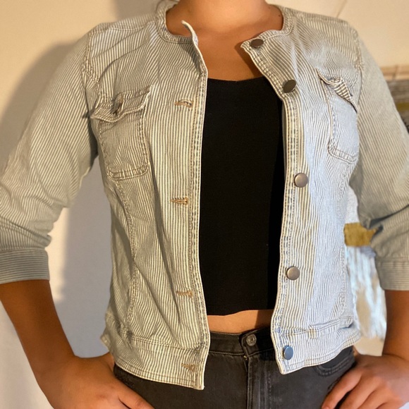 Chico’s Blue & White Stripe Button Up Jacket! - Picture 2 of 4